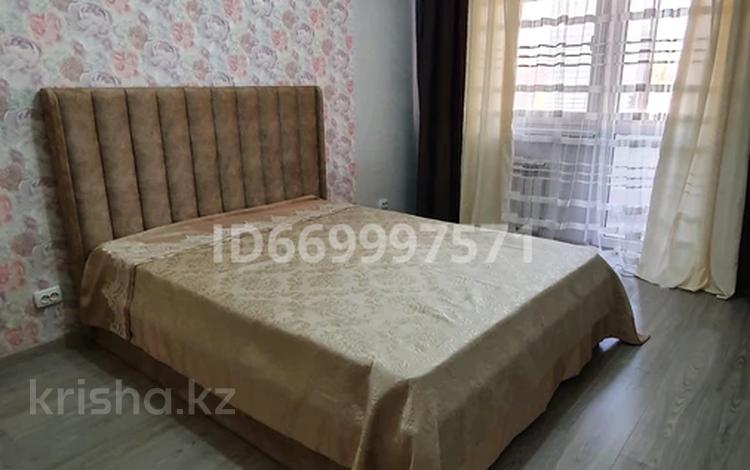 1-бөлмелі пәтер · 47 м² · 3/10 қабат, Жунисова 12/6, бағасы: 3 000 〒 в Алматы, Наурызбайский р-н — фото 2