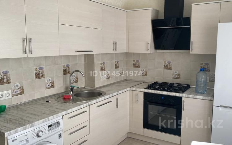 1-бөлмелі пәтер · 42 м² · 3 қабат, Жас оркен 2г, бағасы: 180 000 ₸ в Атырау, мкр Жилгородок — фото 2