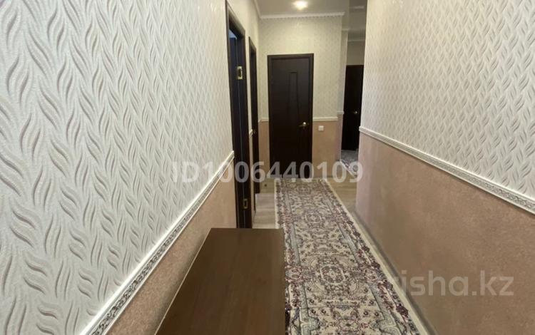 3-бөлмелі пәтер · 70 м² · 5/5 қабат, мкр Нурсая, Султан Бейбарыс 23, бағасы: 230 000 ₸ в Атырау — фото 2