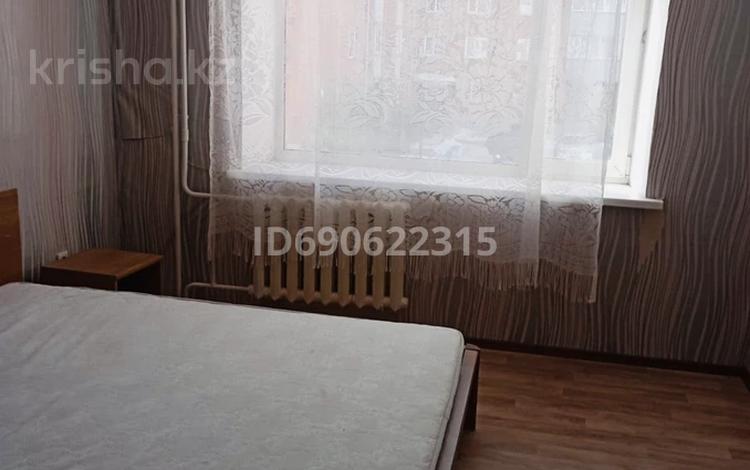 2-комнатная квартира, 63 м², 2/5 этаж, кизатова за 21 млн 〒 в Петропавловске — фото 2