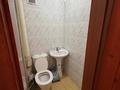 3-комнатная квартира · 48.4 м² · 1/5 этаж, Казыбек би 116 — Находится в центре города. Возле акимата. • Центральная площадь Тараза — примерно 250 м (2–3 минуты пешком). • Перекрёсток ул. Казыбек би и Айтеке би — рядом. • Недалеко также Центральный гастроном и банки на этой улице. за 18 млн ₸ — фото 5
