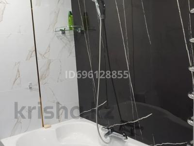 4-комнатная квартира · 140 м² · 2/3 этаж, Абу Бакира Кердери 104 за 400 000 〒 в Уральске