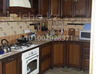 3-комнатная квартира · 74 м² · 1/5 этаж, 7-й мкр 30 за 15 000 〒 в Актау