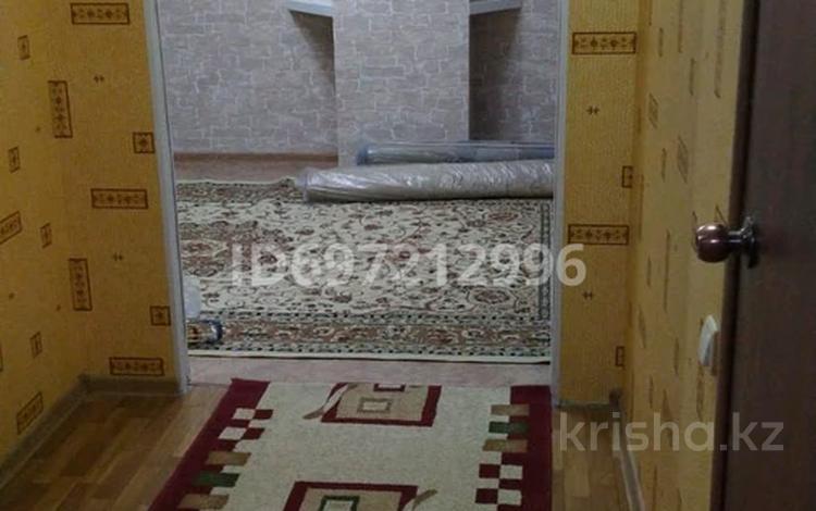 2-комнатная квартира · 65 м² · 6/9 этаж, мкр 12 58 — 12 мкр рынок Аида за 150 000 ₸ в Актобе — фото 2
