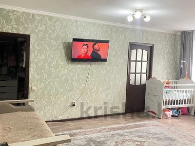 2-комнатная квартира · 45 м² · 2/5 этаж, Майкудук, 16й микрорайон — 17й микрорайон за 8.8 млн ₸ в Караганде, Алихана Бокейханова р-н