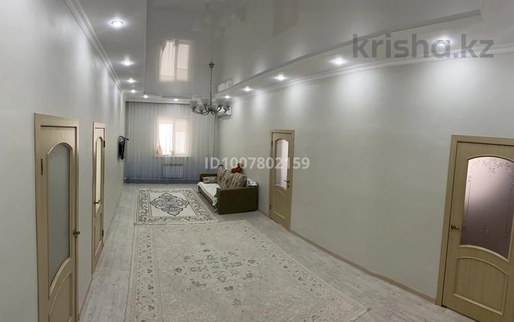 Жеке үй · 4 бөлме · 177.7 м² · 8 жүзд., Байтақ-2 ш/а., 30 14 — 10/30, бағасы: 24 млн ₸ в Атырау, мкр Байтак-2 — фото 2