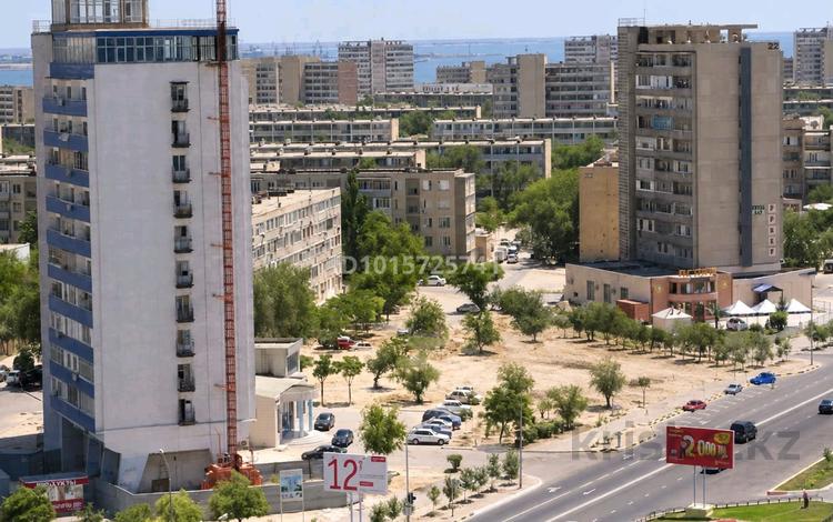 Жер телімі · 2 сотық, 5-ш/а. — Напротив дома 21, бағасы: 250 млн ₸ в Актау, 5-й мкр — фото 2