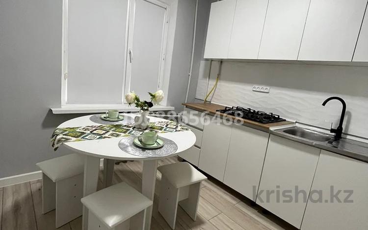 1-комнатная квартира · 40 м² · 2/5 этаж, Привокзальный 5 мкр 12 — Арбат за 12 000 ₸ в Атырау, мкр Привокзальный-5 — фото 10