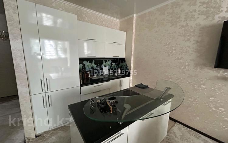 1-комнатная квартира · 53 м² · 2/5 этаж, мкр Северо-Восток 42 за 19 млн ₸ в Уральске — фото 2