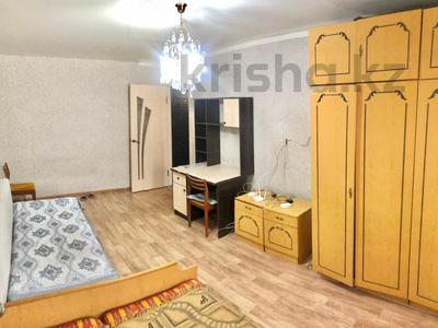 1-комнатная квартира, 30 м², 1/5 этаж, мкр Новый Город, мкр Новый Город, ул. Ермекова за 11.3 млн 〒 в Караганде, Казыбек би р-н