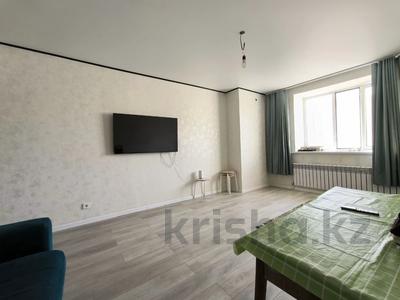 2-комнатная квартира · 61.7 м² · 9/10 этаж, Кенена Азербаева за 29.5 млн ₸ в Астане, Сарайшык р-н