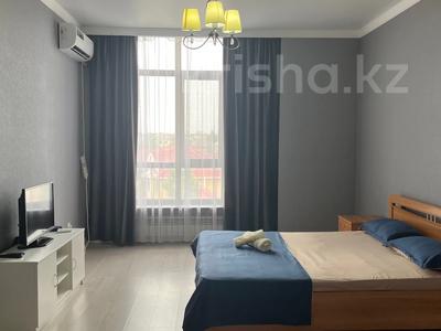 1-комнатная квартира · 63 м² · 2/10 этаж, Авангар 2 11Б за 2 500 ₸ в Атырау, мкр Авангард-3