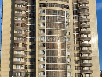 4-бөлмелі пәтер · 226 м² · 3/16 қабат, Смагулова 56а, бағасы: 170 млн ₸ в Атырау, мкр Жилгородок
