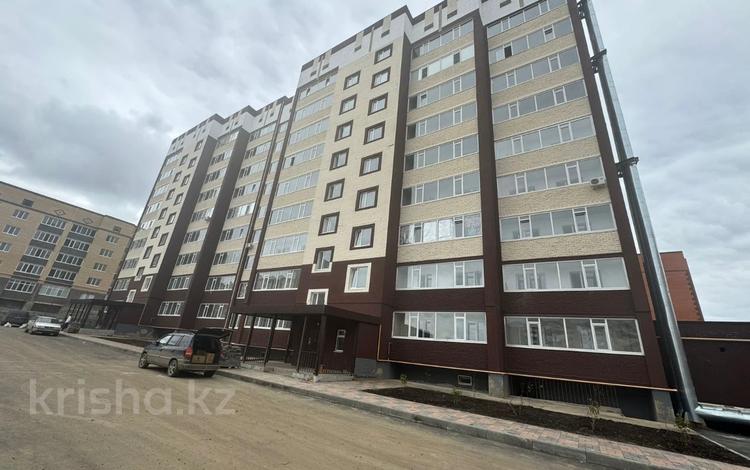 2-комнатная квартира, 66.2 м², 9/9 этаж, мкр. Алтын орда за 16 млн 〒 в Актобе, мкр. Алтын орда — фото 2