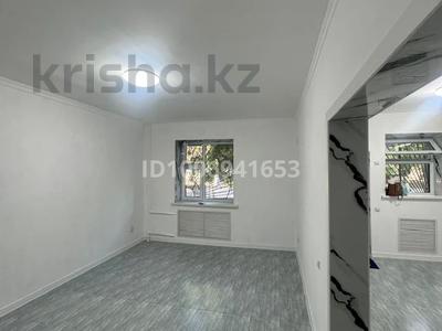 1-комнатная квартира · 33.7 м² · 1/5 этаж, мкр Салтанат 29Б — мектеп, бала-бақша, магазиндер, аялдама барлығына жақын за 8.9 млн 〒 в Таразе