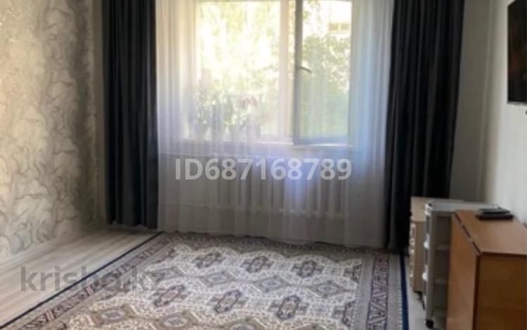 1-комнатная квартира · 38 м² · 1/5 этаж, мкр Аксай-1А — Төле би - Момышұлы за 200 000 ₸ в Алматы, Ауэзовский р-н — фото 2