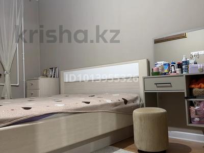 3 бөлме · 100 м², Карева, бағасы: 50 000 ₸ в Уральске, мкр Школьник