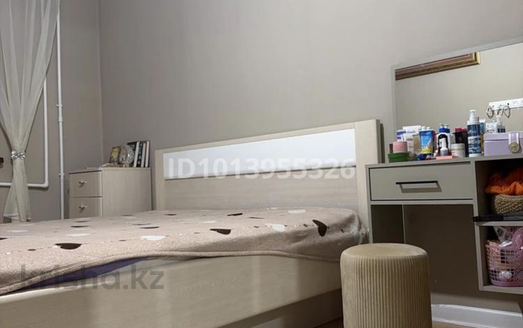 3 бөлме · 100 м², Карева, бағасы: 50 000 ₸ в Уральске, мкр Школьник — фото 2
