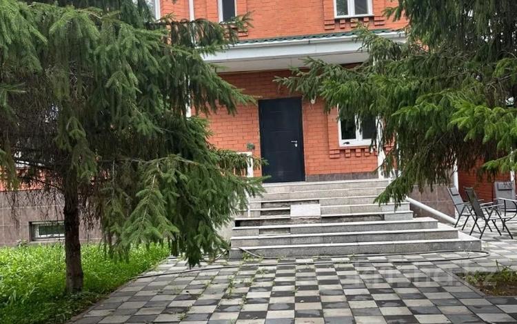 Отдельный дом · 5 комнат · 320 м² · 4.5 сот., Назарбаева за 165 млн ₸ в Костанае — фото 2