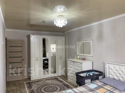 3-комнатная квартира · 63 м² · 2/5 этаж, Майкудук, 16й микрорайон 43 за 15.5 млн ₸ в Караганде, Алихана Бокейханова р-н