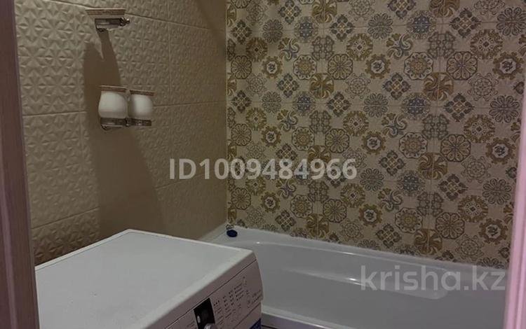 1-бөлмелі пәтер · 21 м² · 1/5 қабат, мкр Аксай-3 10 а, бағасы: 15.3 млн ₸ в Алматы, Ауэзовский р-н — фото 2