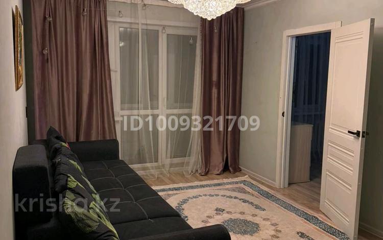 3-комнатная квартира · 56 м² · 2/5 этаж, мкр Новый Город, Абдирова — Нуркена абдирова за 20 000 ₸ в Караганде, Казыбек би р-н — фото 2