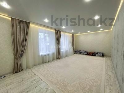 Отдельный дом · 7 комнат · 355.5 м², мкр Кунгей , Мкр Кунгей Шолпан Джандарбековой за 1.2 млн 〒 в Караганде, Казыбек би р-н
