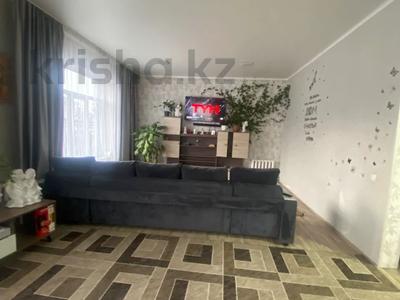 Отдельный дом · 4 комнаты · 212.9 м² · 7 сот., Матросова за 35 млн ₸ в Павлодаре