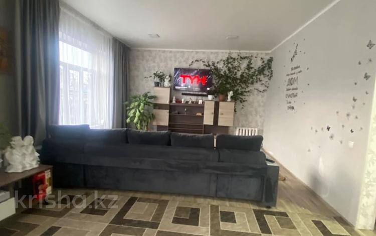 Отдельный дом · 4 комнаты · 212.9 м² · 7 сот., Матросова за 35 млн ₸ в Павлодаре — фото 2