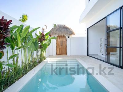 Отдельный дом · 2 комнаты · 192 м² · 1 сот., Букит 1 за ~ 106.7 млн 〒 в Денпасаре