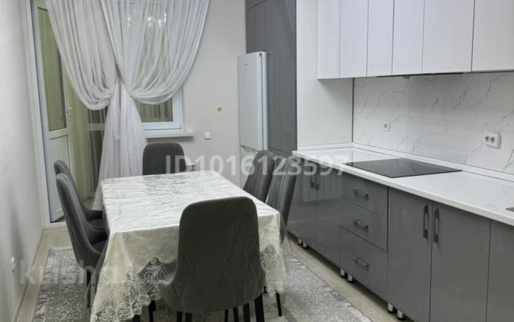 2-комнатная квартира · 64 м², мкр Туран-2 за 230 000 ₸ в Шымкенте, Каратауский р-н — фото 2