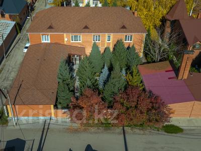 Отдельный дом · 16 комнат · 700 м² · 12 сот., Шмакова 3Б за 275 млн 〒 в Усть-Каменогорске, Меновное