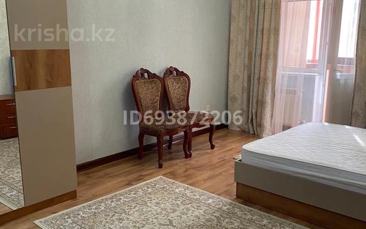 2-комнатная квартира · 75 м² · 10/12 этаж, Туркестан 8 — Керей Жанибек за 300 000 ₸ в Астане, Есильский р-н — фото 2