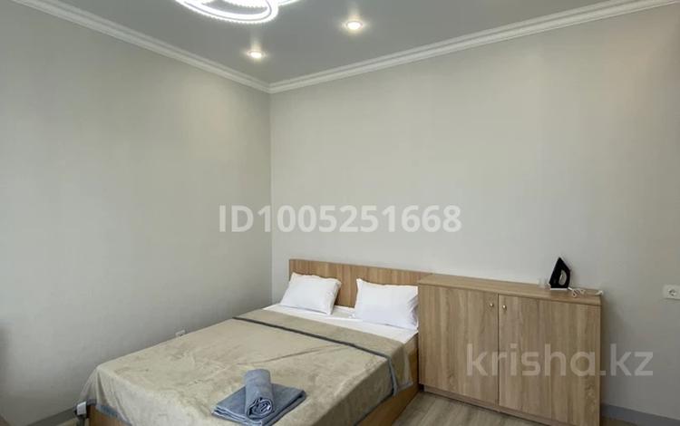 1-комнатная квартира · 45 м² · 7/11 этаж, Нажимеденова 26/1 — ТРЦ Даму молл Мечеть Хазырет Султан Пирамида за 13 000 ₸ в Астане, Сарайшык р-н — фото 2