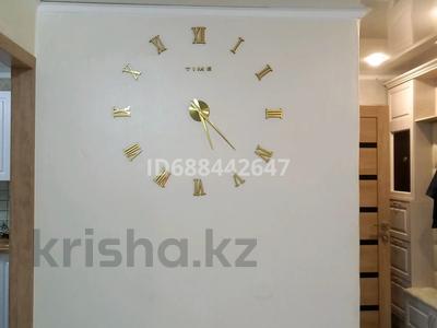 2-бөлмелі пәтер, 50 м², 3/5 қабат тәулігіне, Момышулы 11, бағасы: 15 000 〒 в Семее