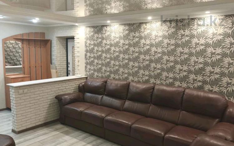 3-бөлмелі пәтер · 60 м² · 2/5 қабат, Муканова 68, бағасы: 250 000 ₸ в Петропавловске — фото 2