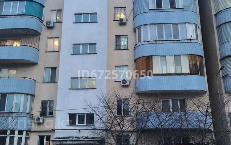 3-комнатная квартира, 107 м², 6/6 этаж, мкр Кокжиек 40 за 35 млн 〒 в Алматы, Жетысуский р-н — фото 2