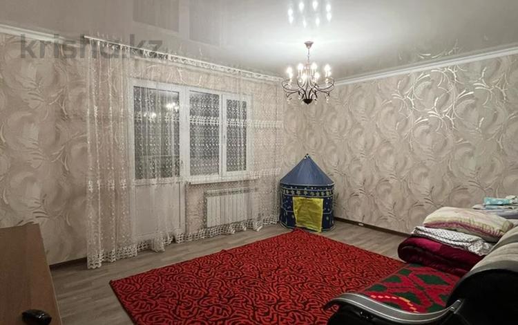 2-комнатная квартира, 78.6 м², 3/10 этаж помесячно, Акбулак 8