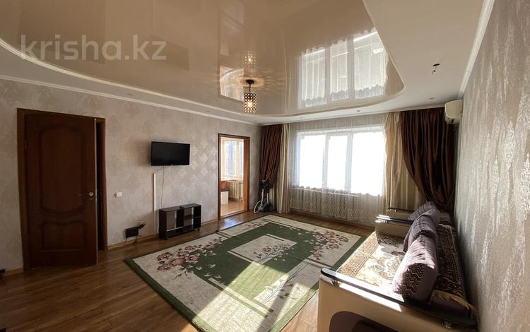 2-бөлмелі пәтер, 55 м², 9/10 қабат тәулігіне, Валиханова 100, бағасы: 13 000 〒 в Семее — фото 2