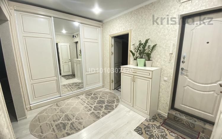 2-бөлмелі пәтер · 80 м² · 5/5 қабат, 15-ш/а. 34 — Остановка Овация, бағасы: 200 000 ₸ в Актау, 15-й мкр — фото 4