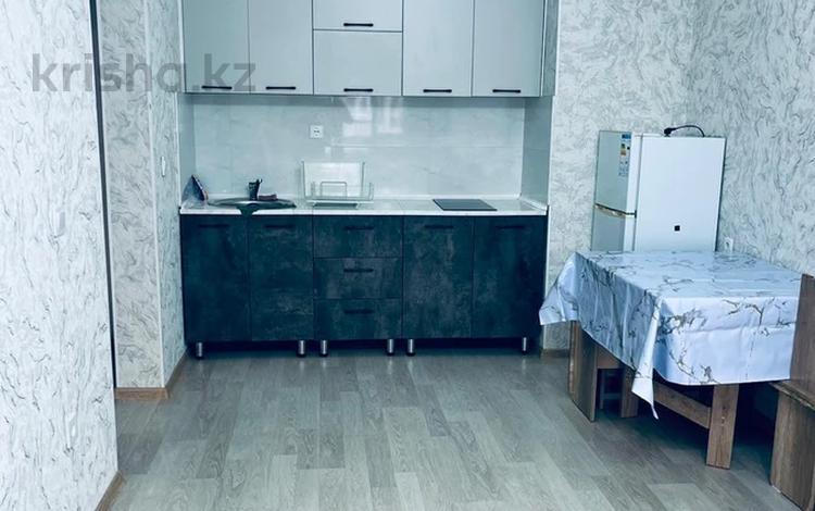 2-комнатная квартира · 47 м² · 2/9 этаж, мкр Аккент 65 за 250 000 ₸ в Алматы, Алатауский р-н — фото 2