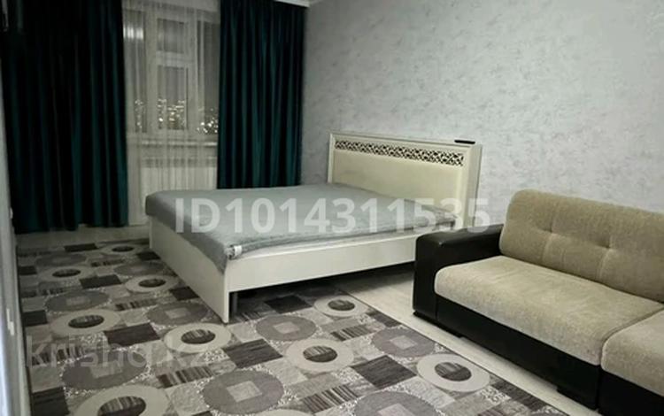 1-комнатная квартира · 48 м² · 7/10 этаж, Р.Кошкарбаева 15 за 250 000 ₸ в Астане, Алматы р-н — фото 2