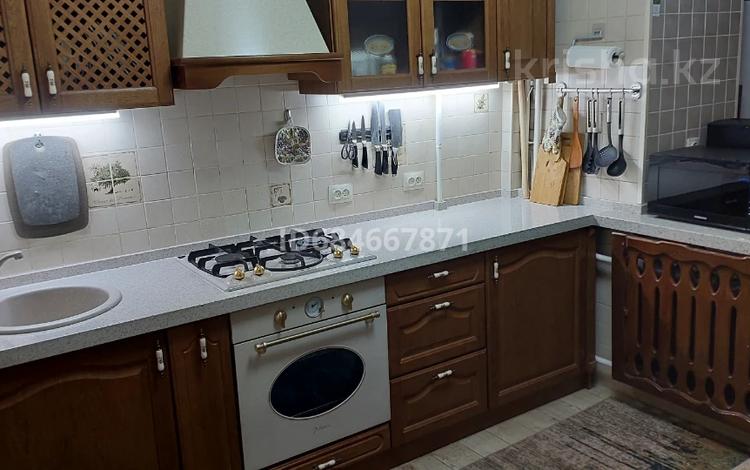 3-бөлмелі пәтер, 80 м², 1/5 қабат, Кабанбай Батыра — Нурмакова, бағасы: 66 млн 〒 в Алматы, Алмалинский р-н — фото 2