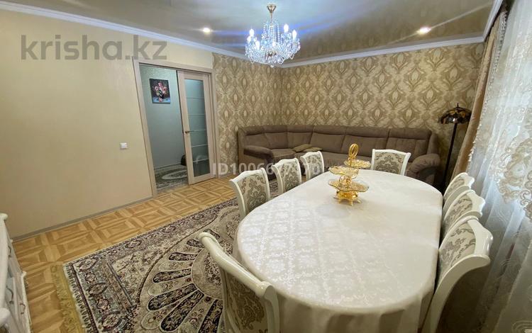 3-бөлмелі пәтер · 97 м² · 2/6 қабат, мкр Новый Город, Ермекова 106, бағасы: 45 млн ₸ в Караганде, Казыбек би р-н — фото 2