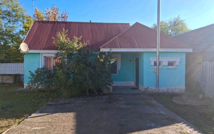 Отдельный дом · 2 комнаты · 80 м² · 4 сот., Центральная 9 — Ул.Бағбан(Сады),напротив дома инвалидов за 127 000 ₸ в Уральске — фото 2