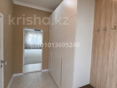 Отдельный дом · 5 комнат · 170 м² · 9 сот., мкр Самал, Қожаберген Жырау 2 — Адгам Каримова за 47 млн ₸ в Атырау
