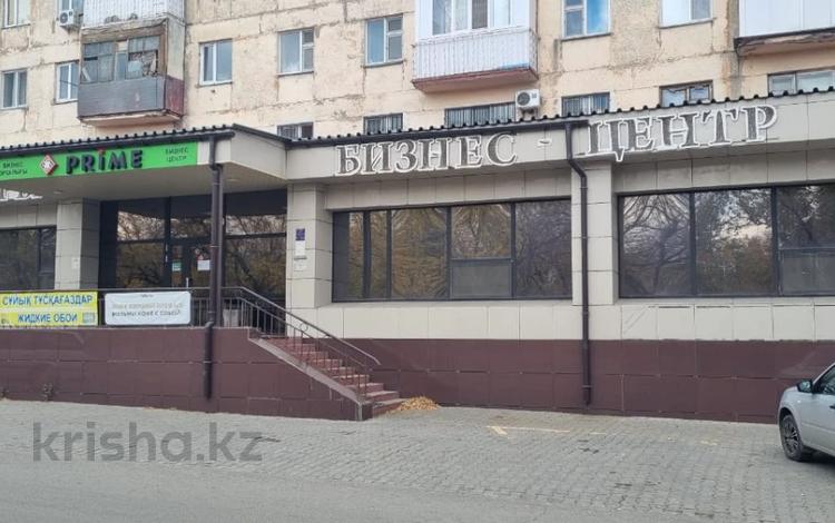Свободное назначение, офисы, магазины и бутики, склады, медцентры и аптеки, образование · 1170 м² за 155 млн 〒 в Темиртау — фото 2