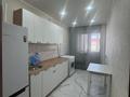 3-комнатная квартира · 70 м² · 5/5 этаж, 4 микр 2 — Рядом с магазин Роза за 300 000 ₸ в Аксае