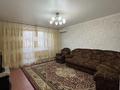 3-комнатная квартира · 70 м² · 5/5 этаж, 4 микр 2 — Рядом с магазин Роза за 300 000 ₸ в Аксае — фото 2