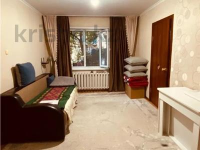 3-комнатная квартира · 45 м² · 1/5 этаж, Майкудук, 12й микрорайон за 11 млн ₸ в Караганде, Алихана Бокейханова р-н